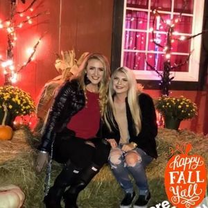 Meet your Posher, Carrie